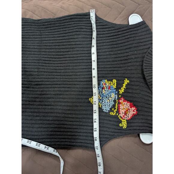 Pretty black halter sweater top w/floral embroidery/cross stitching size XS - Picture 4 of 5